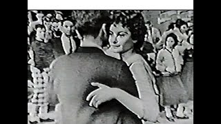 American Bandstand 1957 &amp; 1968 – Blue Christmas, Elvis Presley