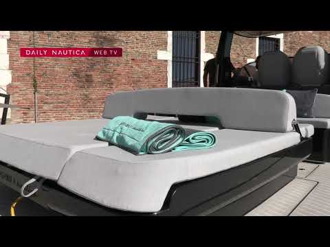 Bellini Yacht presenta a Venezia il nuovo Astor 36 firmato Daniel Arsham