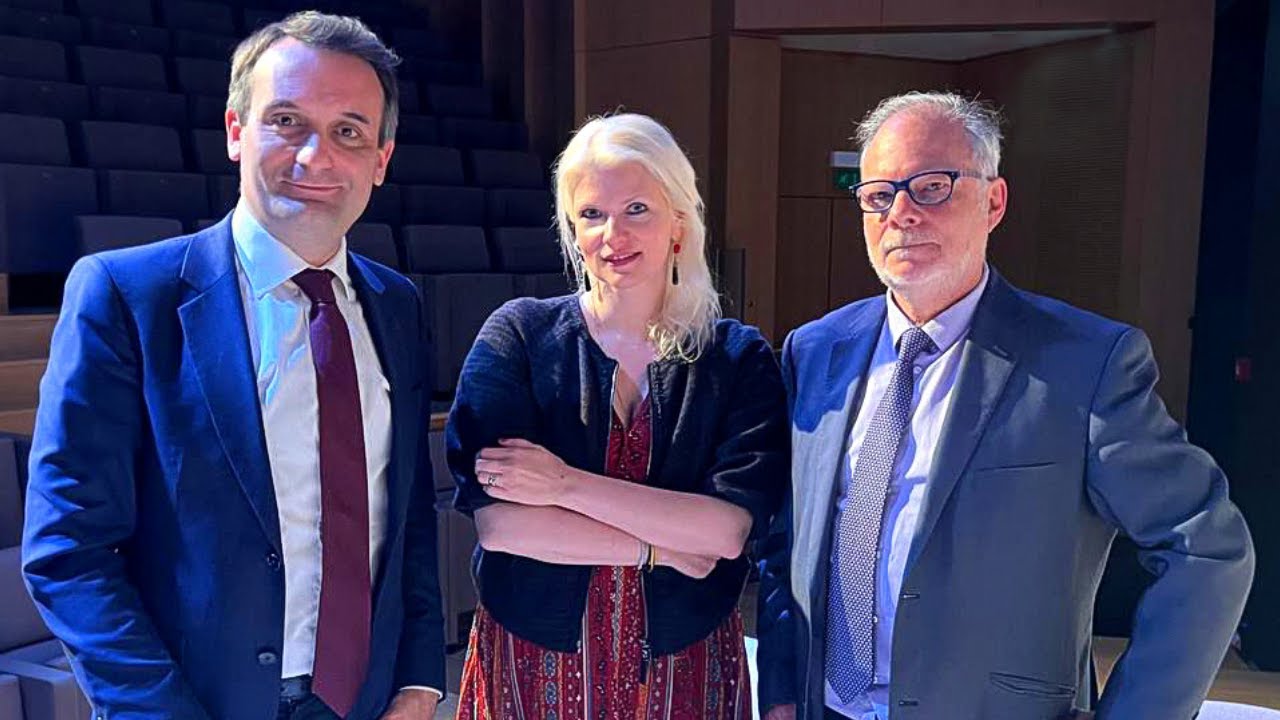 F.Philippot et Ph.Béchade: ''Le système européiste cherche la guerre et va aller jusqu'au bout''.