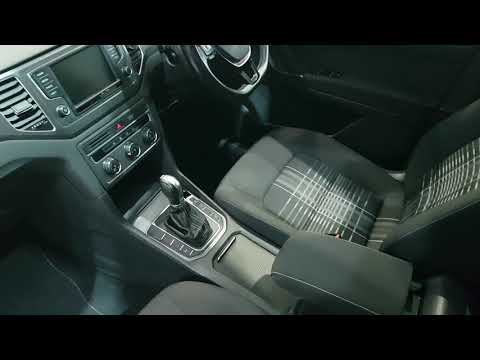 162L1072 - 2016 Volkswagen Golf SV Lounge 1.2 TSi Auto 18,795