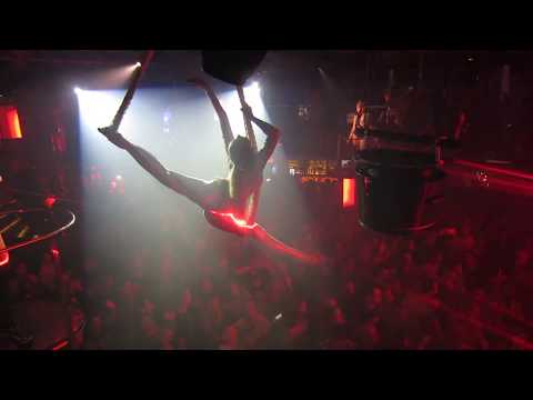 Aerial net in Duplex Prague