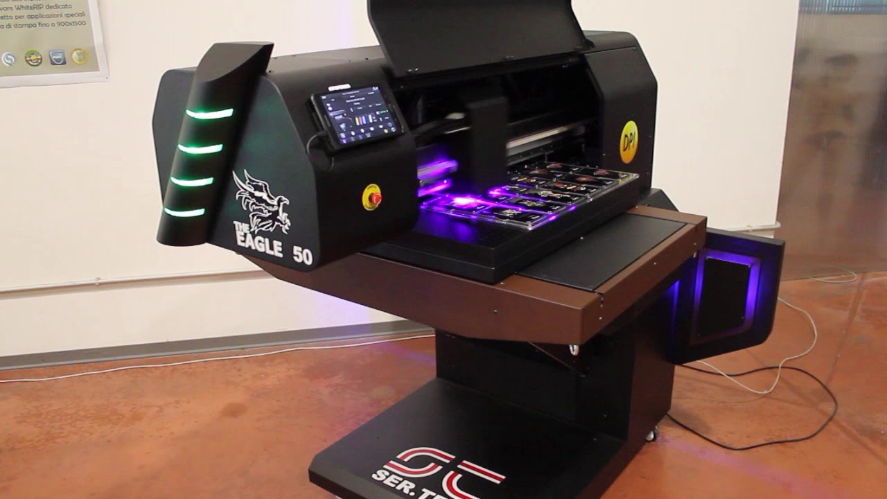 click to see the video Eagle UV 50 stampa su cover nere
