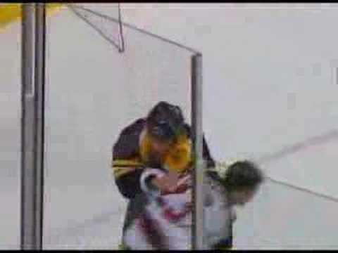 Clarkson vs Lucic Dec 13, 2007