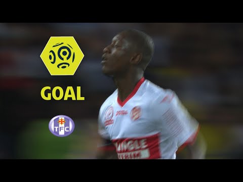 Goal Max-Alain GRADEL (18') / Paris Saint-Germain - Toulouse FC (6-2) / 2017-18
