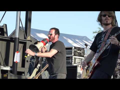 Video: Scott Weiland & The Wildabouts - Crackerman (Stone Temple Pilots cover) San Antonio, Tx. 5/24/15