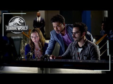 Tension in the Control Room | Behind The Scenes | Jurassic World