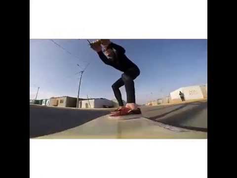 Jackass surfeando con una mototaxi - Steve-O en Perú