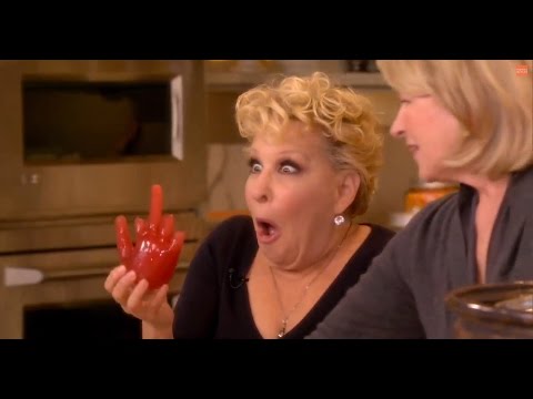 Halloween Bloody Poison Punch⎢Bette Midler⎢Martha Stewart