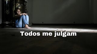 COMO NÃO SE IMPORTAR COM O JULGAMENTO DOS OUTROS