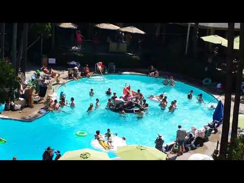 Tiki Oasis 2017: Day 2, Friday - Mechanical water buffalo!