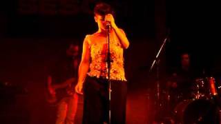 Clã - Problema de Expressão