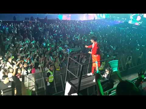 150927 SWC4 IN BKK - Colorful (Onew,Minho)