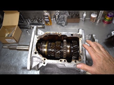 How To Rebuild a Jeep T176 Tremec 4 Speed Toploader - Part 1