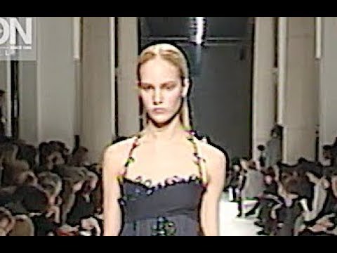 ROMEO GIGLI Fall 1999 2000 Milano - Fashion Channel