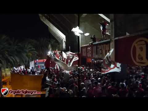 "Previa de la hinchada. Newell's 4 - 0 Colón. OrgulloRojinegro.com.ar" Barra: La Hinchada Más Popular &bull; Club: Newell's Old Boys