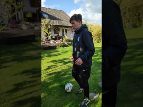 #38 Fortgeschrittenes Abkappen mit Dribbling & Passen, zählt zu Skill/Trick Training & Technik.