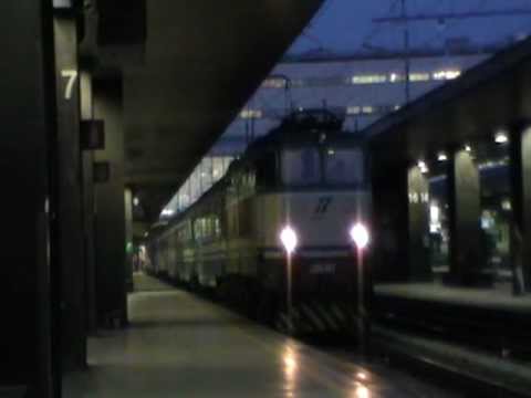 E656.063 in partenza con l' ICN 799 Torino Porta Nuova - Napoli Centrale
