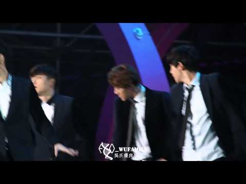 141213 Migu Music Awards - Growl (Tao & Sehun focus)