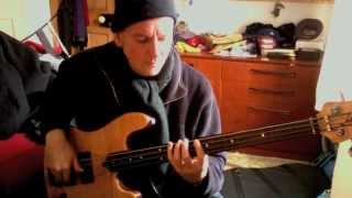 Video thumbnail for Electro Harmonix Ring Thing on bass by spoombung