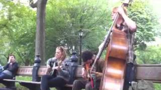 Julia Haltigan & The Hooligans en Central Park