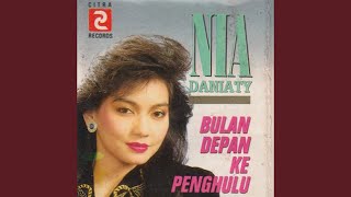 Download lagu Senyummu Hanya Sandiwara mp3