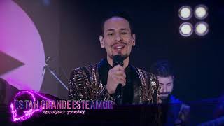 Es Tan Grande Este Amor (En Vivo) Lyrics English Translation