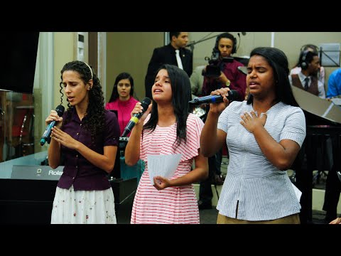 A Deus Seja a Glória | Débora Cristina, Ana Carolina e Débora Lana | Assim Está Escrito