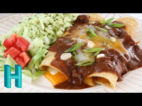 如何製作德克薩斯-墨西哥辣椒芝士辣肉餡捲餅 | Hilah Cooking (How to Make Tex-Mex Chili Cheese Enchiladas | Hilah Cooking)