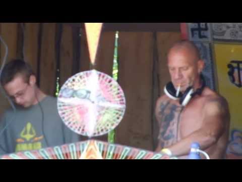 Cannibal Crow @ Tane Mahuta 2013