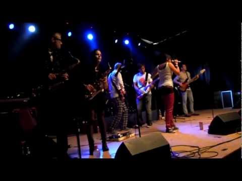 Stan Or Itchy - Knickers in a Twist (Live @ Out In The Gurin 2011)