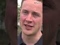 Wijnboer Bas draait klassieke muziek voor z'n druiven en dit is waarom! | RTV Oost