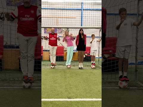 Unglaublich, wer diese Challenge gewinnt! #fußball #football #balance #game #sports #sherman #funny