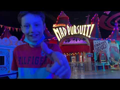Madagscar Mad Pursuit! - Theme park Ride Review