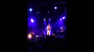 AlunaGeorge- Outlines (Live @ the El Rey Theatre)