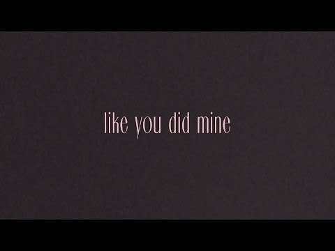 Kelly Clarkson - mine (Official Lyric Video)