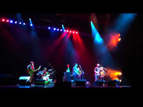 Felicidade - Marcelo Jeneci e Tulipa Ruiz.MOV