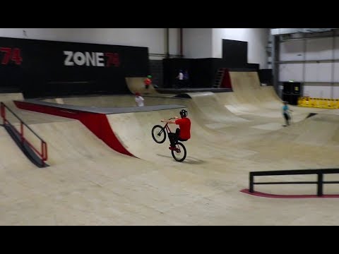 Vlog 65 - Skatepark Stunts