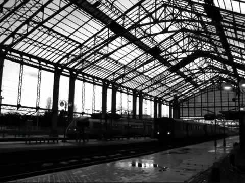 Videoclip de Words for Girlfriends — Simply Red