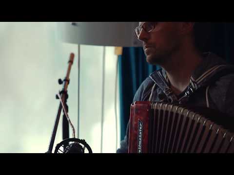 MIKROMUSIC i SKUBAS Bezwładnie ( Official Acoustic Live Video)