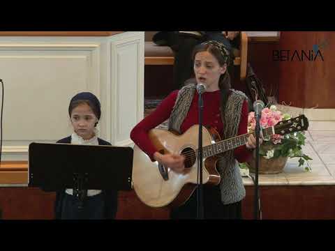 Surorile Tomus - Imi ridic ochii catre munti