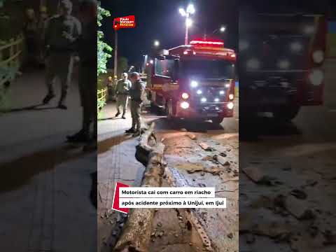 Motorista cai com carro em riacho após acidente próximo à Unijuí, em Ijuí