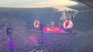 Coldplay - Adventure of a Lifetime (Berlin)
