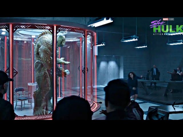 Vídeo relacionado con Marvel She-Hulk: Attorney at Law Abomination Portrait Camiseta Cuello V