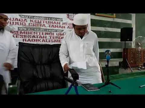 Menjaga keutuhan negara sebagai wujud cinta kepada tanah air ust.dzulkarnain m.sunusi bag 1