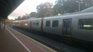 preview picture of video 'Three Car Train at Salisbury Station'