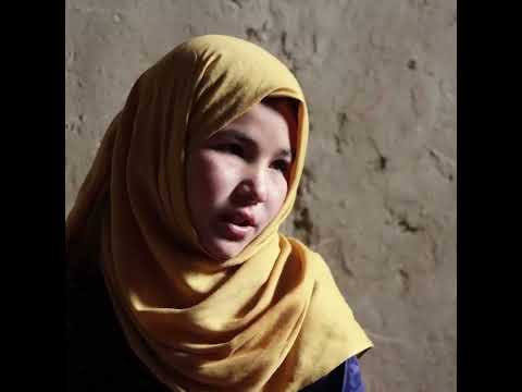 Laila, 12 anni, costretta a lavorare per sfamare la famiglia