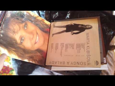 Iveta Bartošová a Petr Sepéši - červenám Tesla Synkopa 1032 A