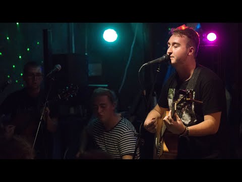 Neděle - Neděle | NEMÁM RÁD PRAHU [živě v Cíli]