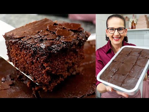 SO FLUFFY CHOCOLATE CAKE WITH A CRUNCHY CHOCOLATE CRUST! SO EASY! - Isamara Amâncio