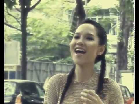 Thể hiện bởi Mai Khôi